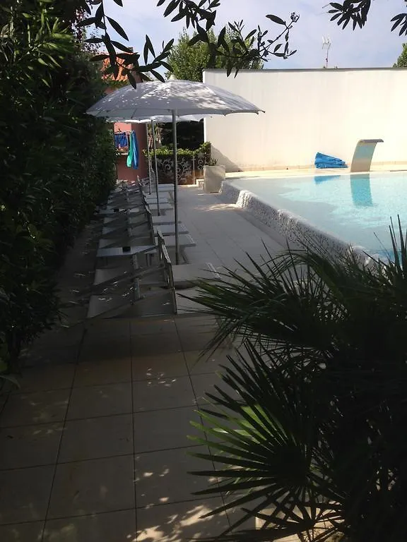 Hotel Byron Римини