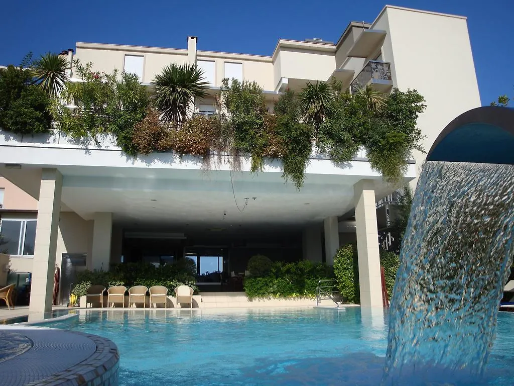 Hotel Byron Римини