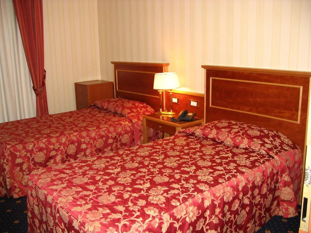 Hotel Byron Римини