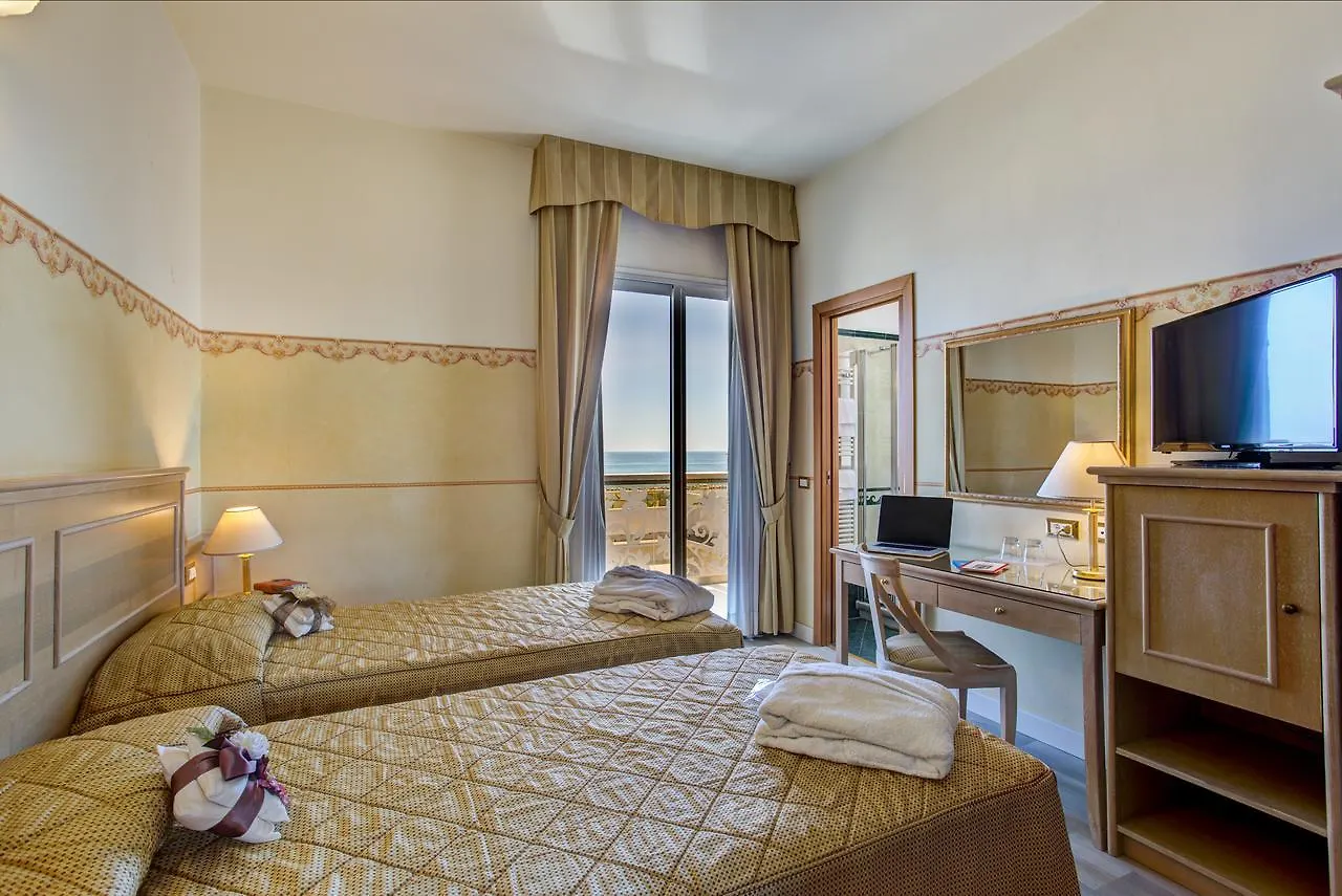 Hotel Byron Римини