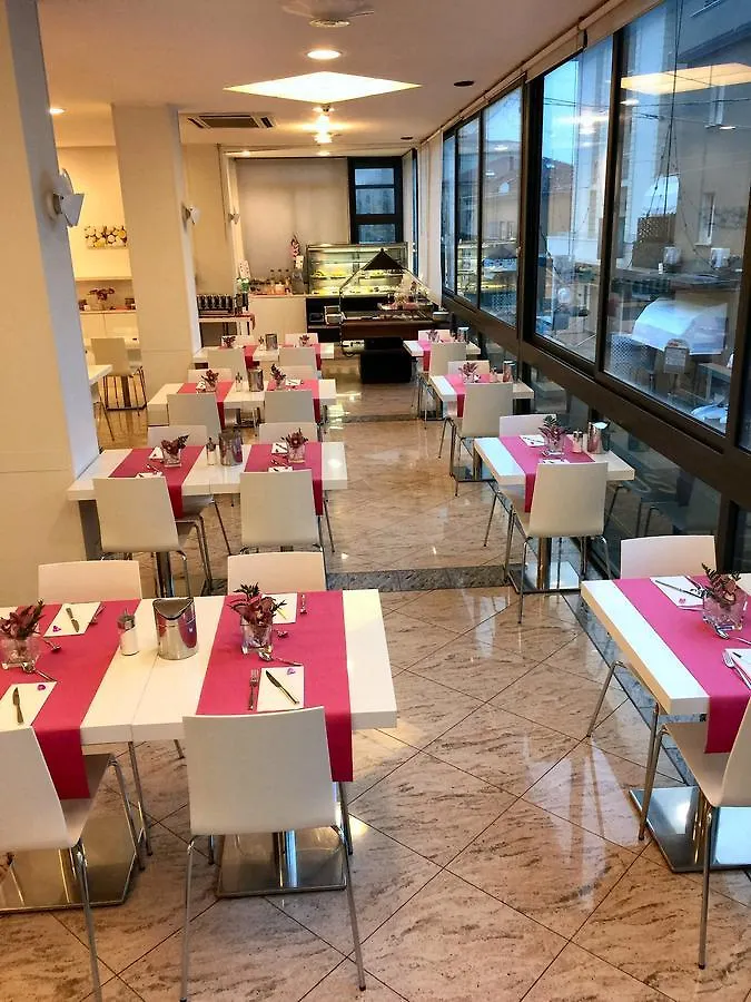 Hotel Byron Римини
