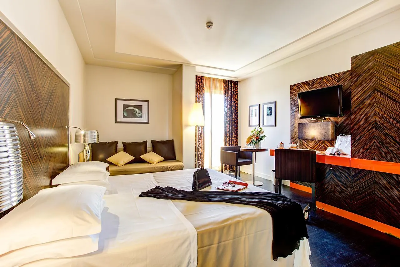 Hotel Byron Римини