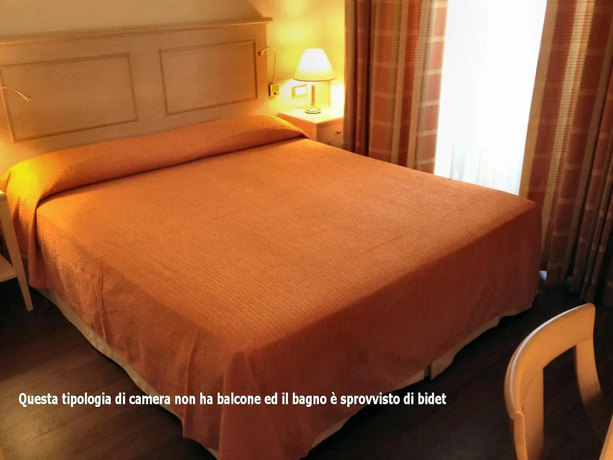 Hotel Byron Римини Италия